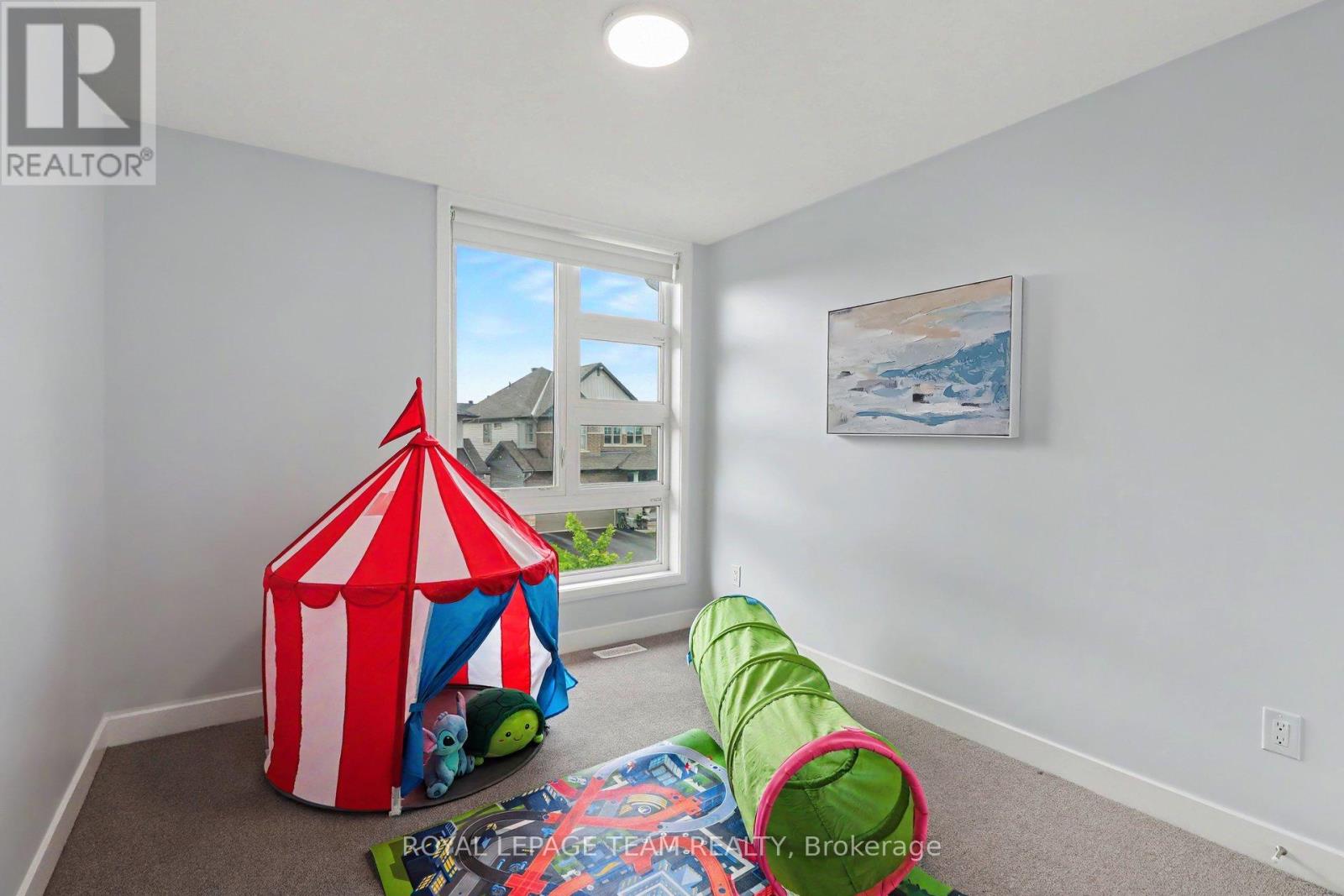 590 TRIANGLE STREET - Image 16