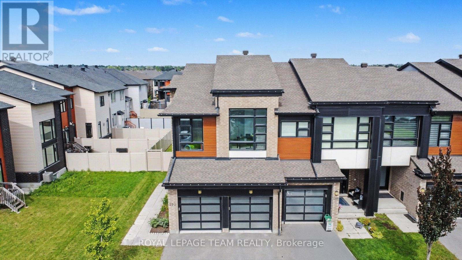 590 TRIANGLE STREET - 32