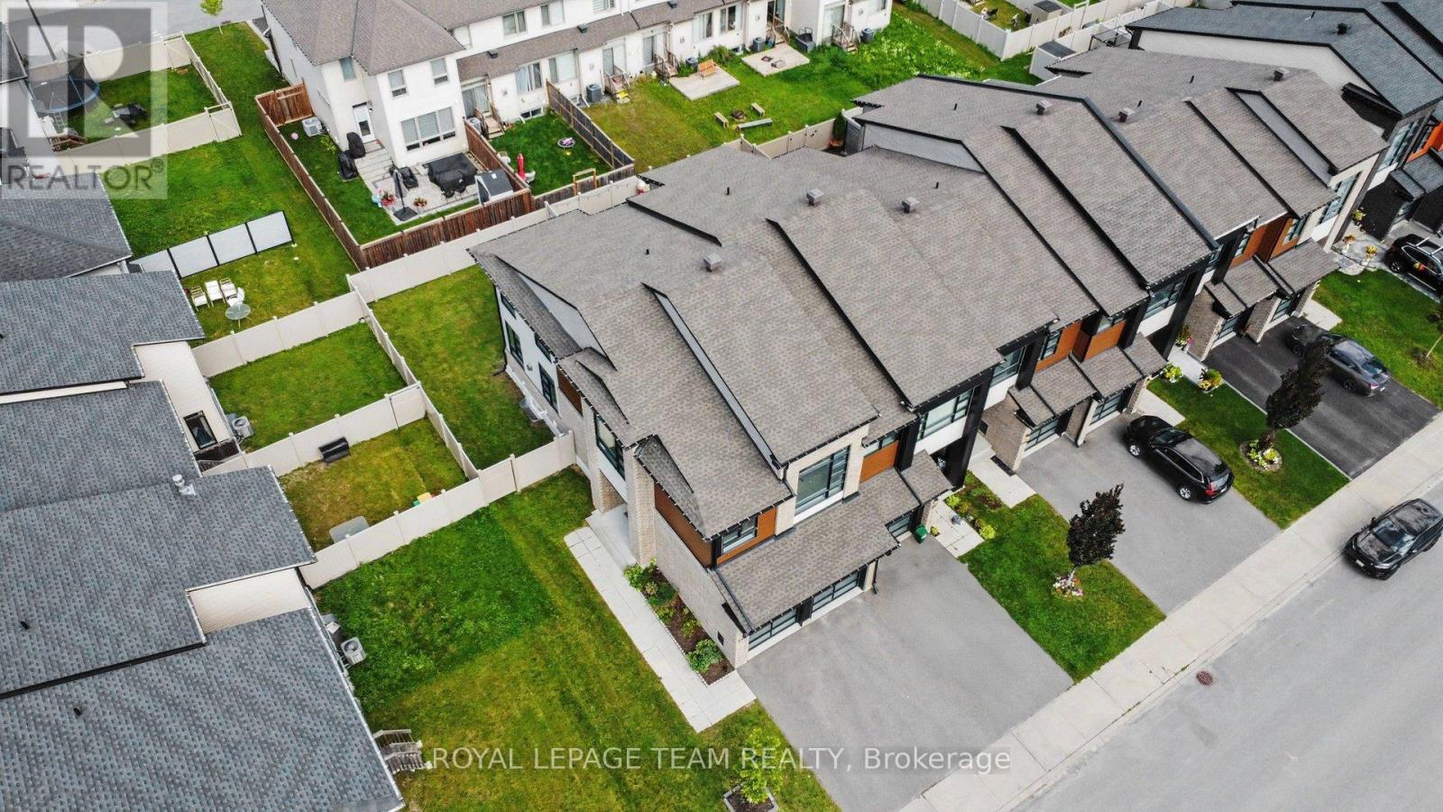 590 TRIANGLE STREET - Image 33