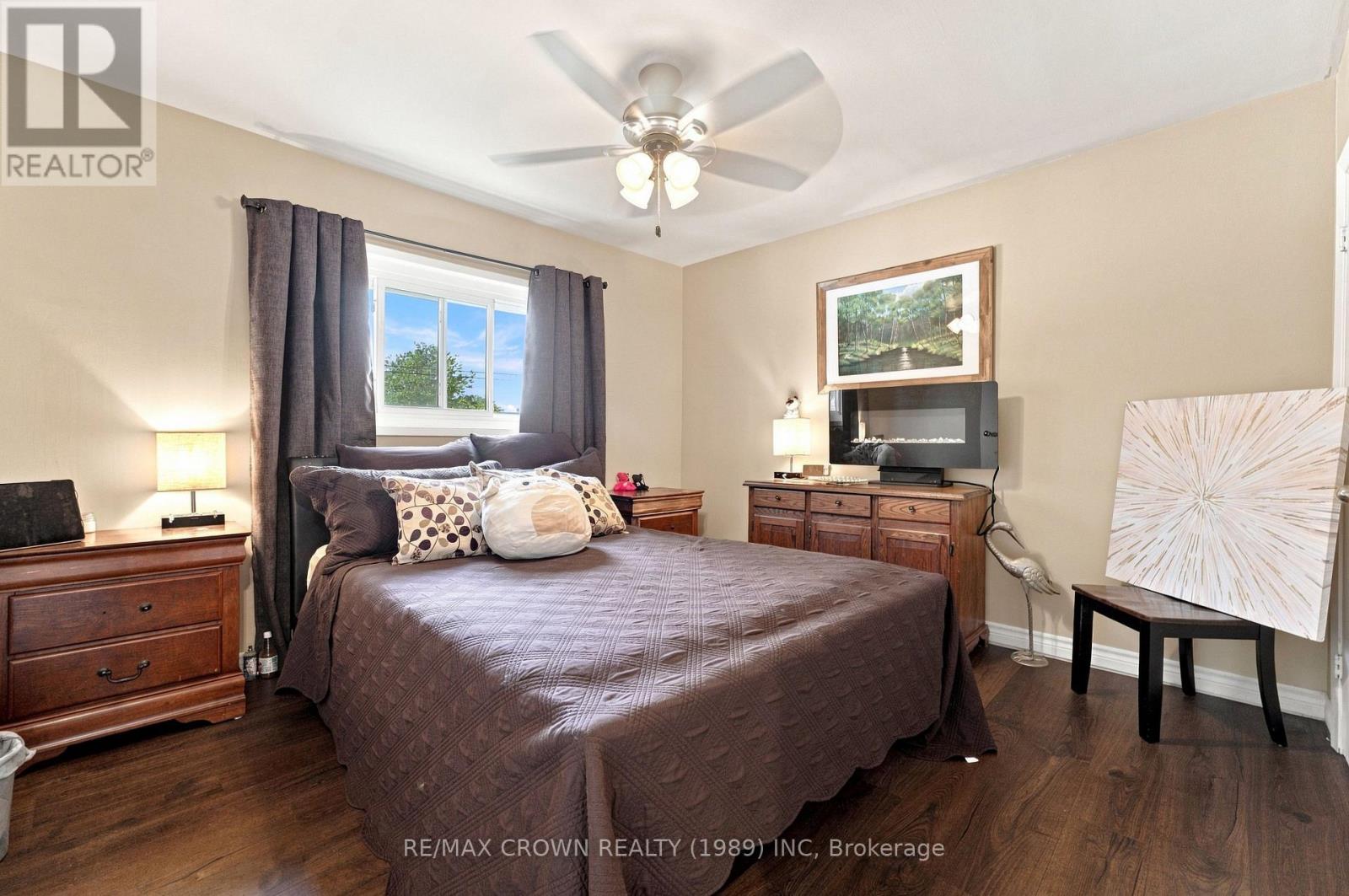 262 LEE AVENUE - Image 12