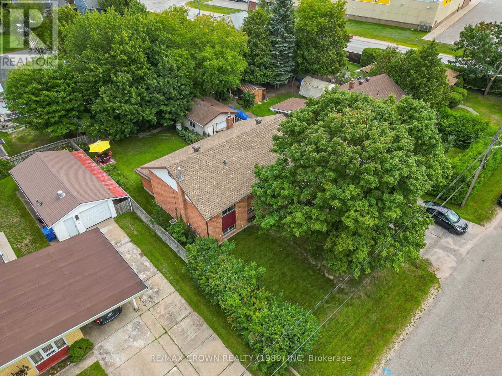 262 LEE AVENUE - 40