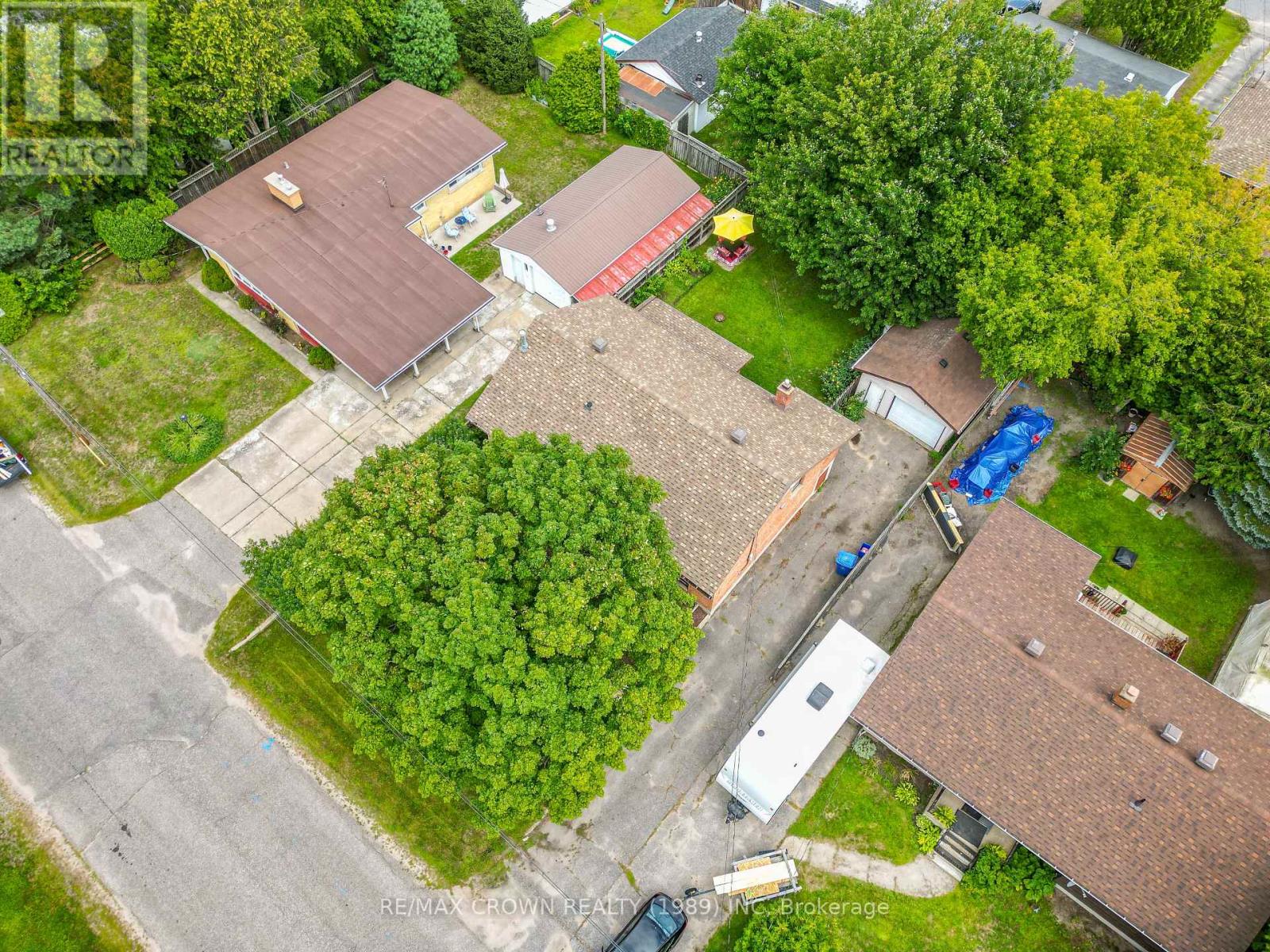 262 LEE AVENUE - Image 43