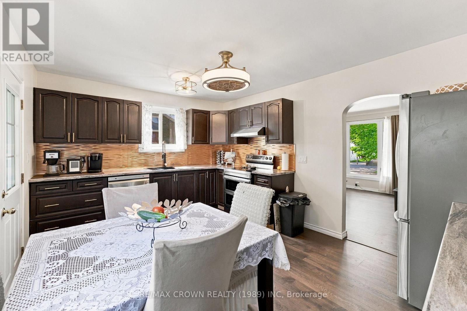 262 LEE AVENUE - Image 6