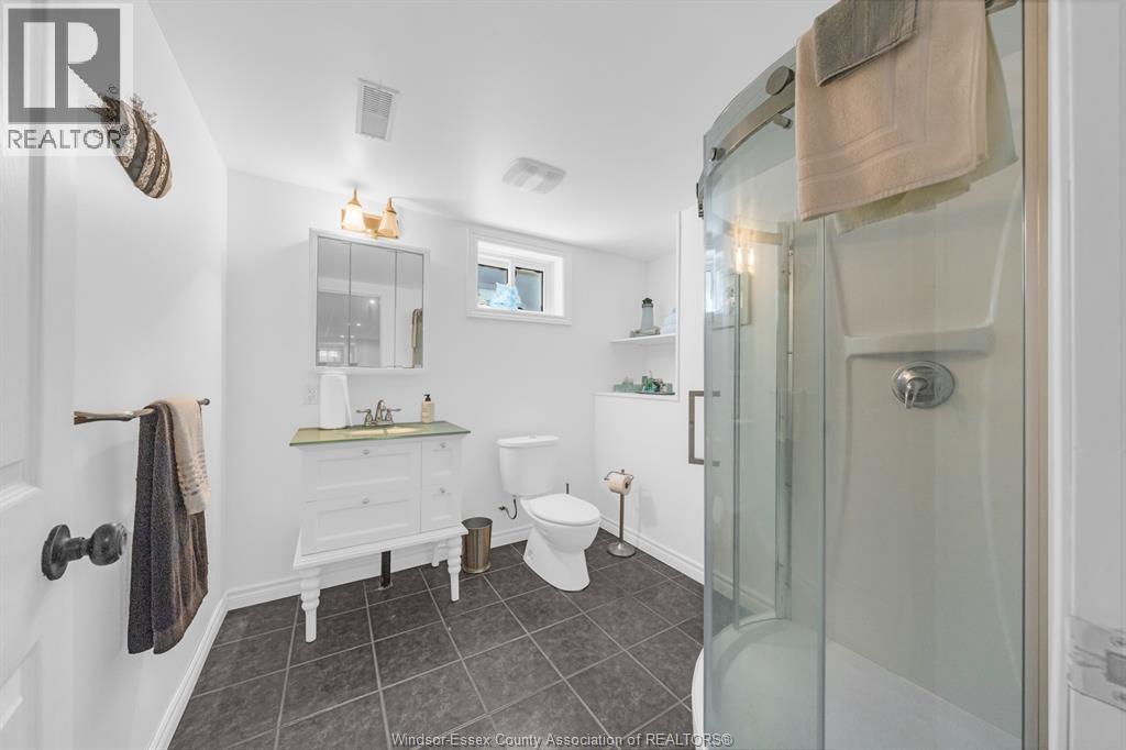 22 DANFORTH - Image 25