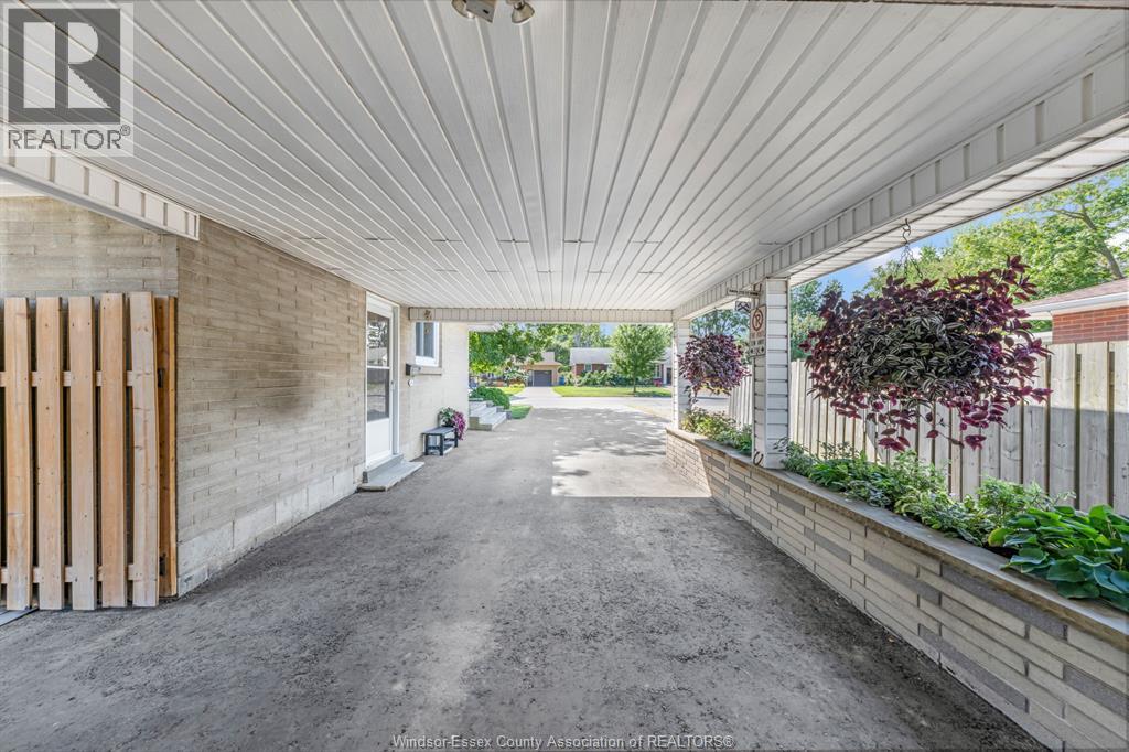 22 DANFORTH - Image 34