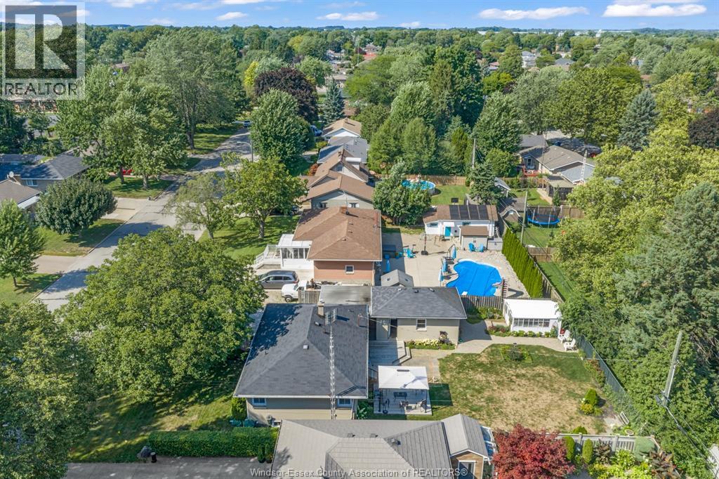 22 DANFORTH - 50