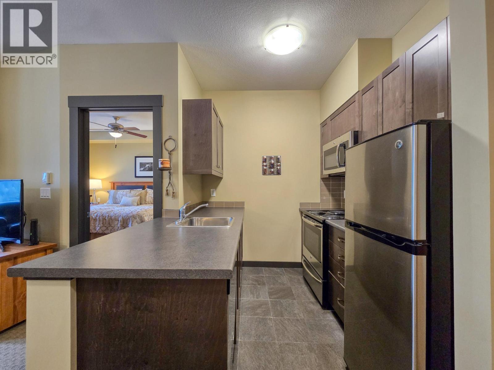 #104 2064 Summit Drive - 18