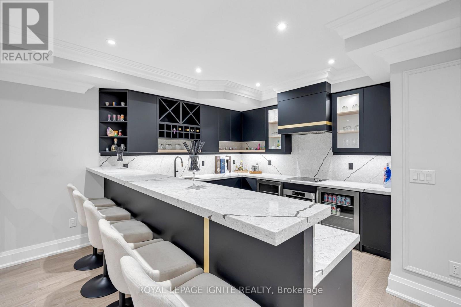 2342 HESKA ROAD - 42