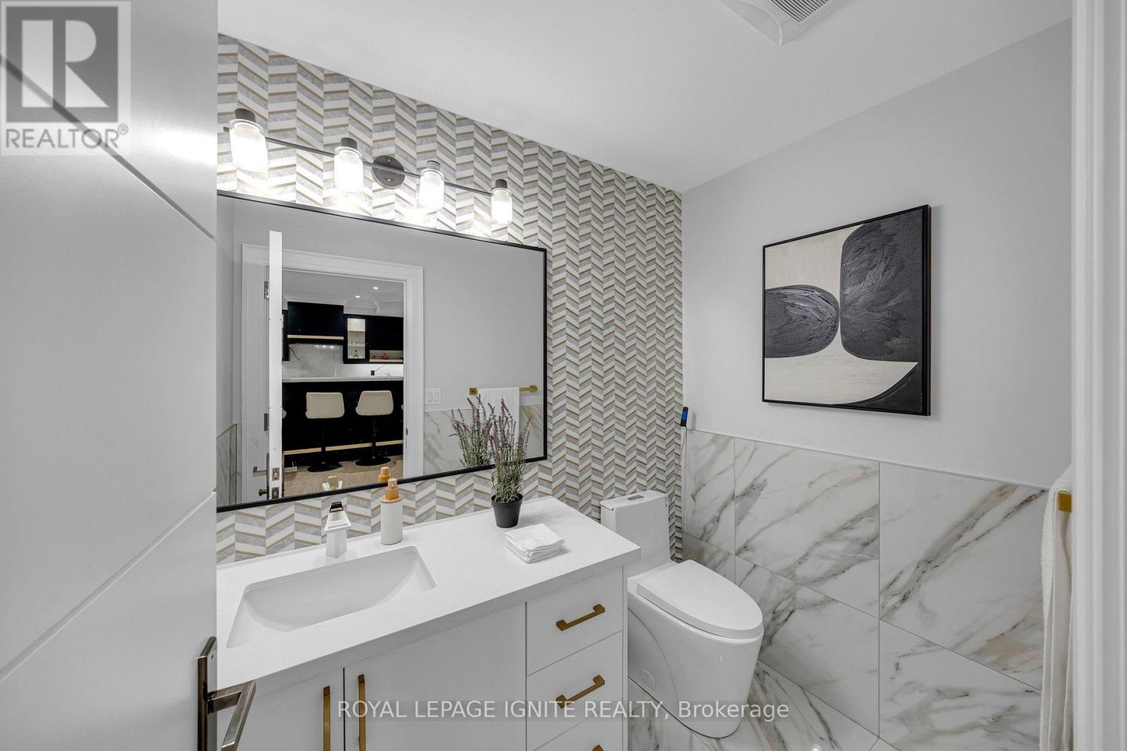 2342 HESKA ROAD - 43