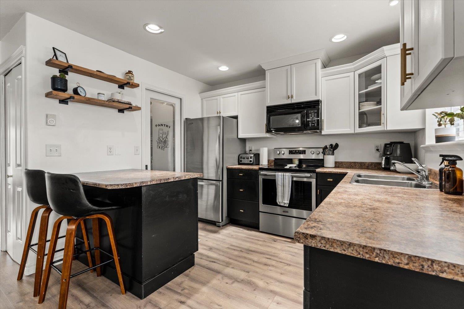 85 8881 WALTERS STREET, Chilliwack Proper South