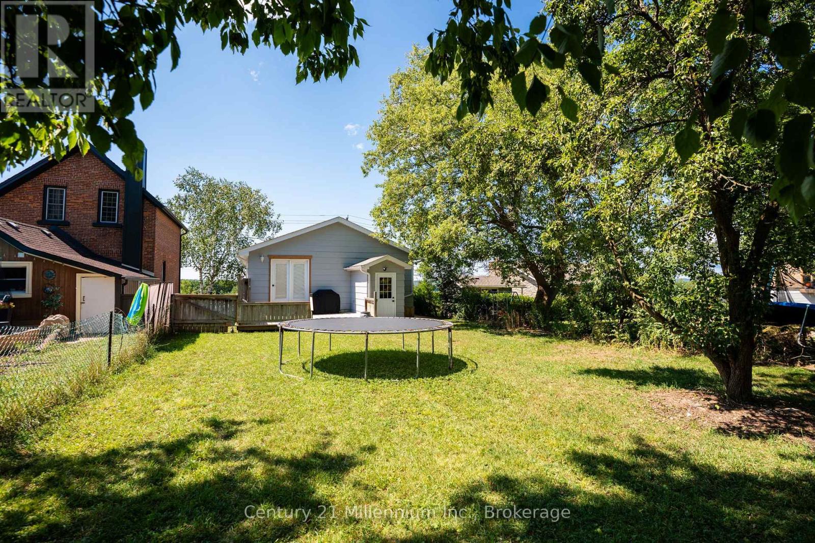 873 9TH AVENUE E - Image 47