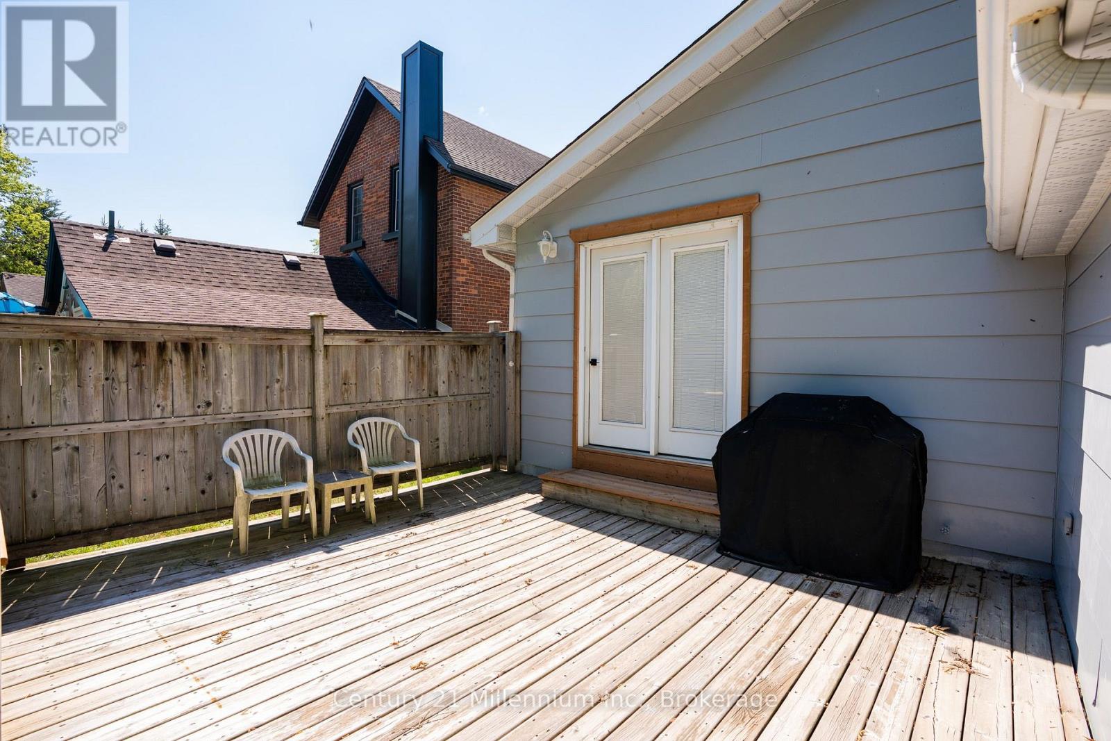 873 9TH AVENUE E - Image 49