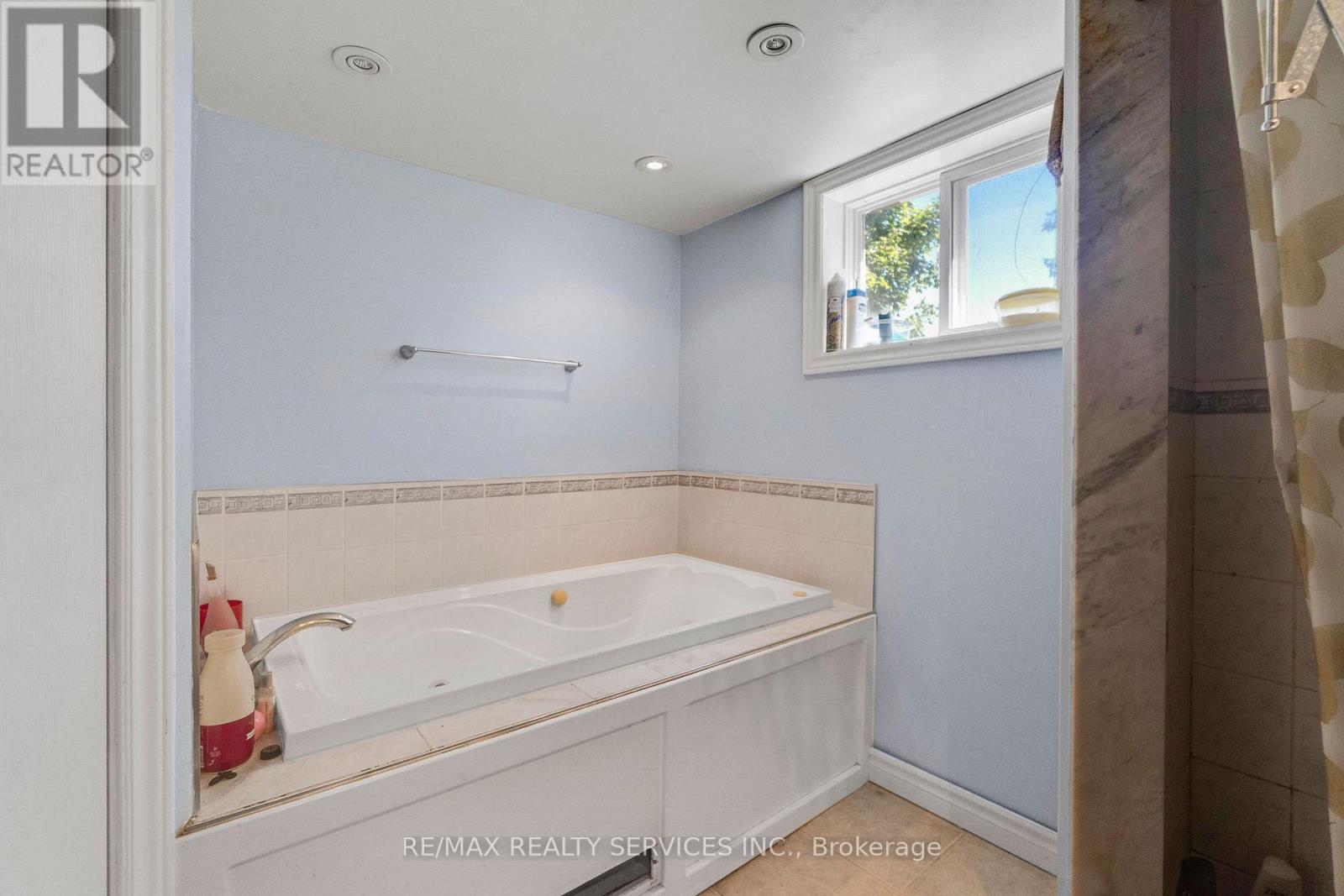 2 PARSONS AVENUE - 27