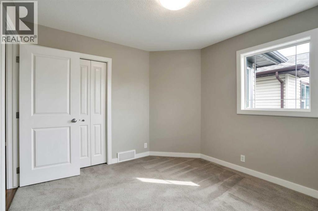 92 Everglen Close SW - 34