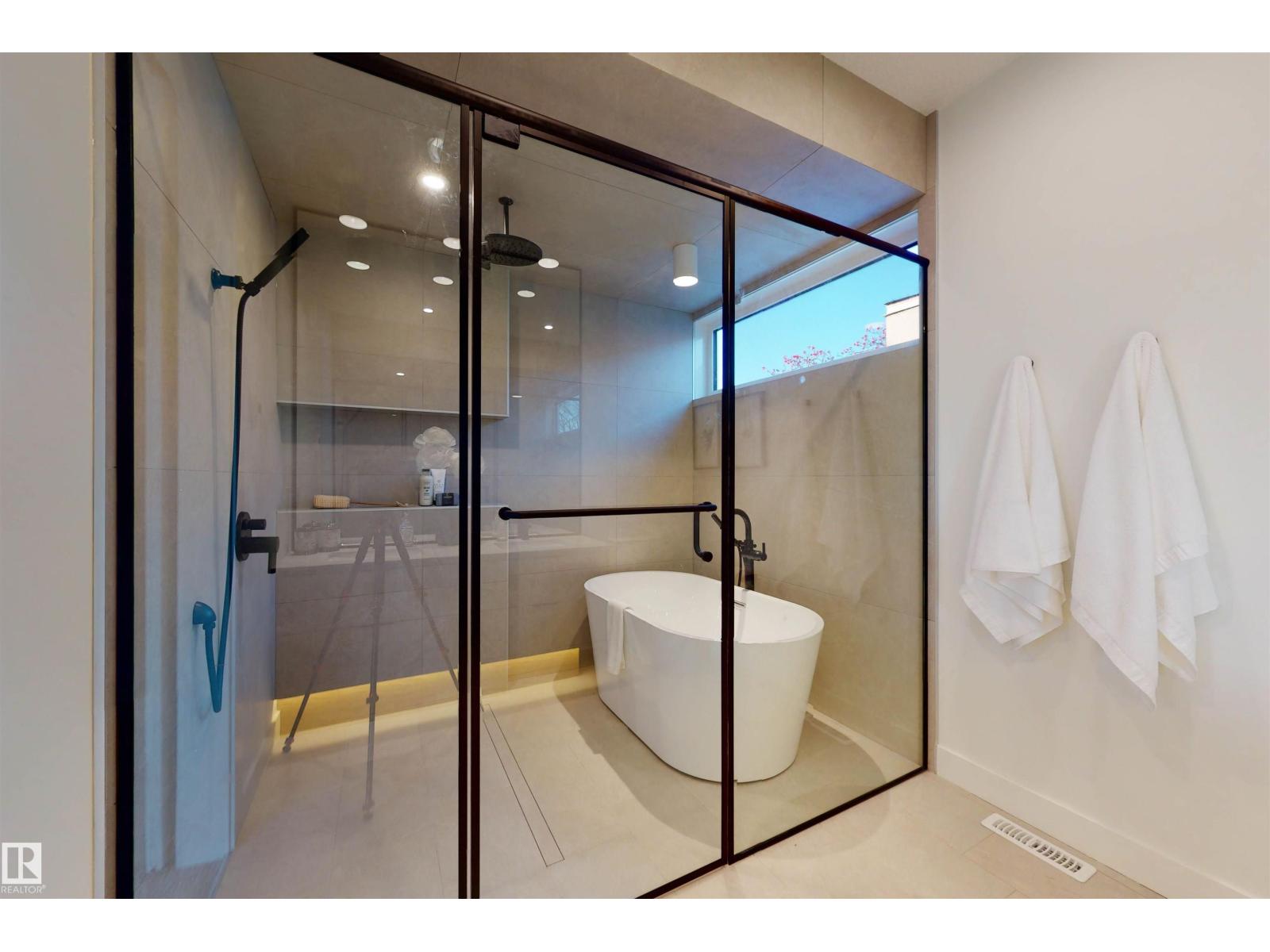 10515 75 ST NW - 41