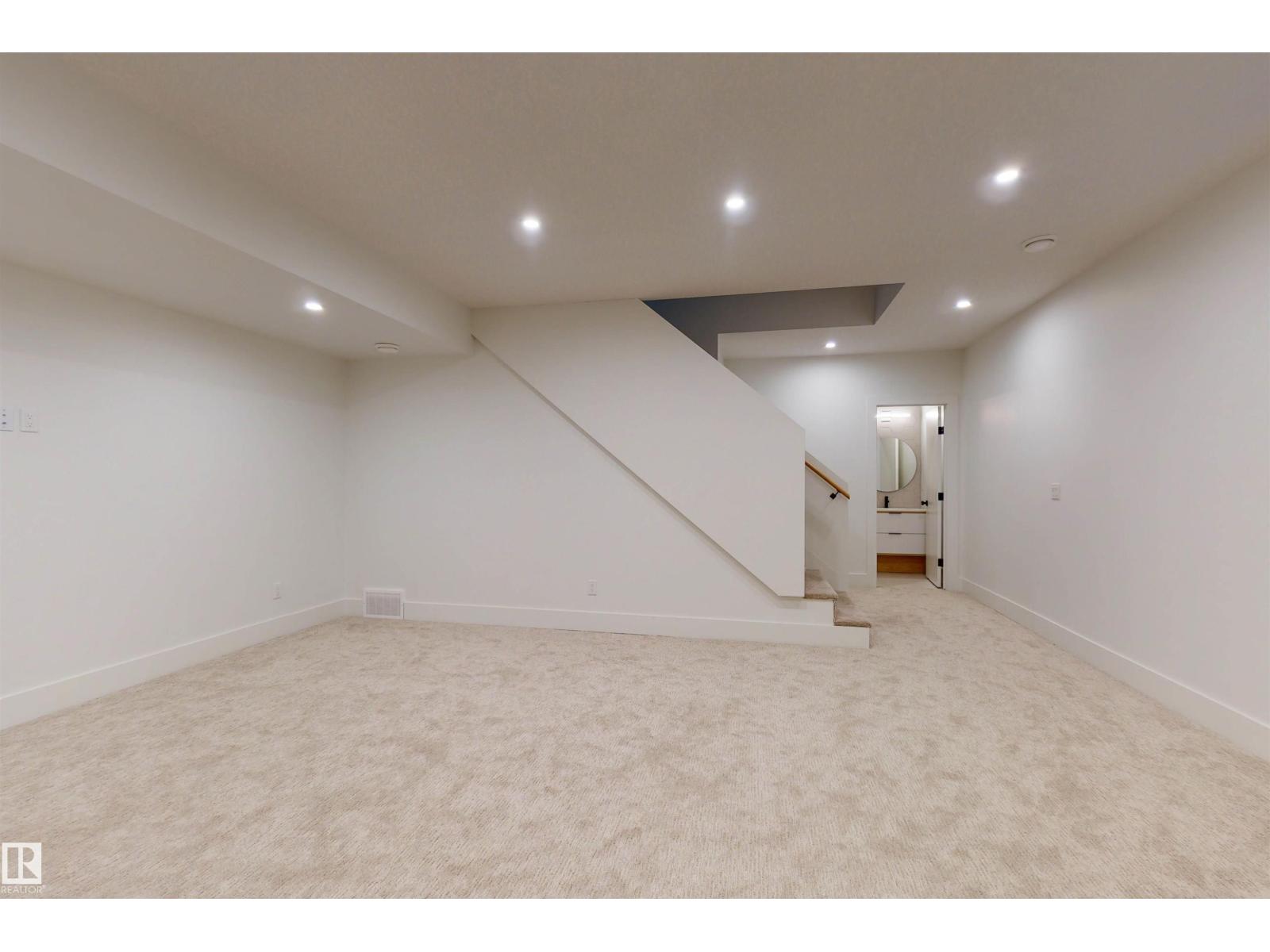 10515 75 ST NW - 48