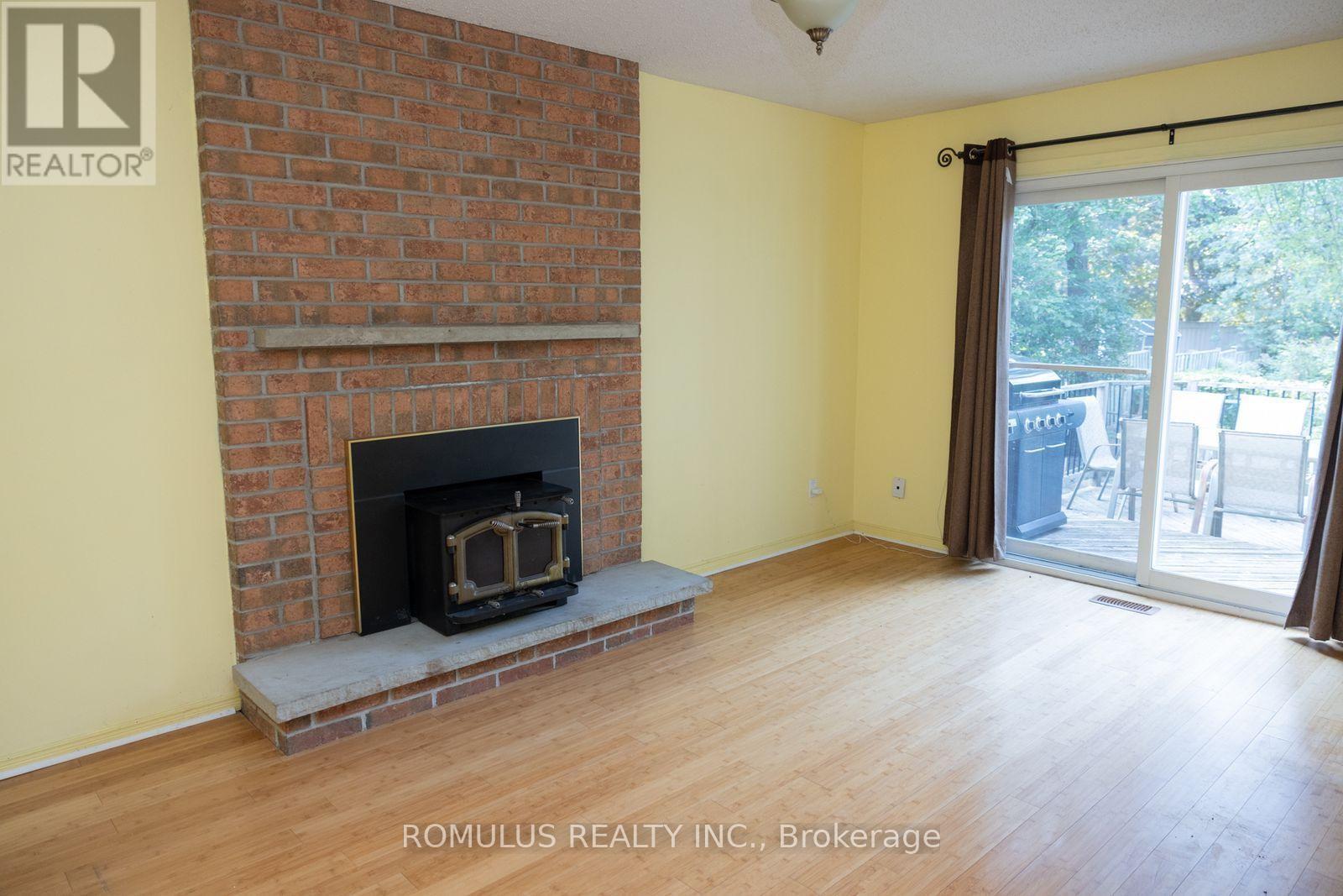 280 KING ANDREW DRIVE - 11