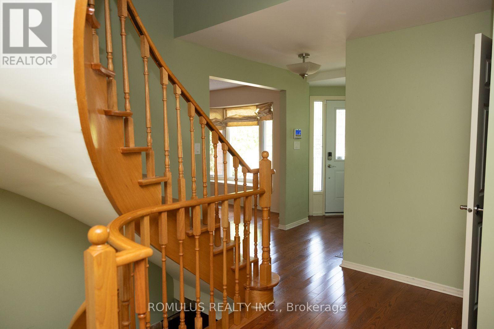 280 KING ANDREW DRIVE - 13