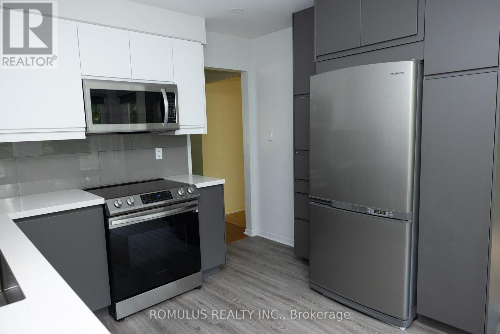 280 KING ANDREW DRIVE - 7