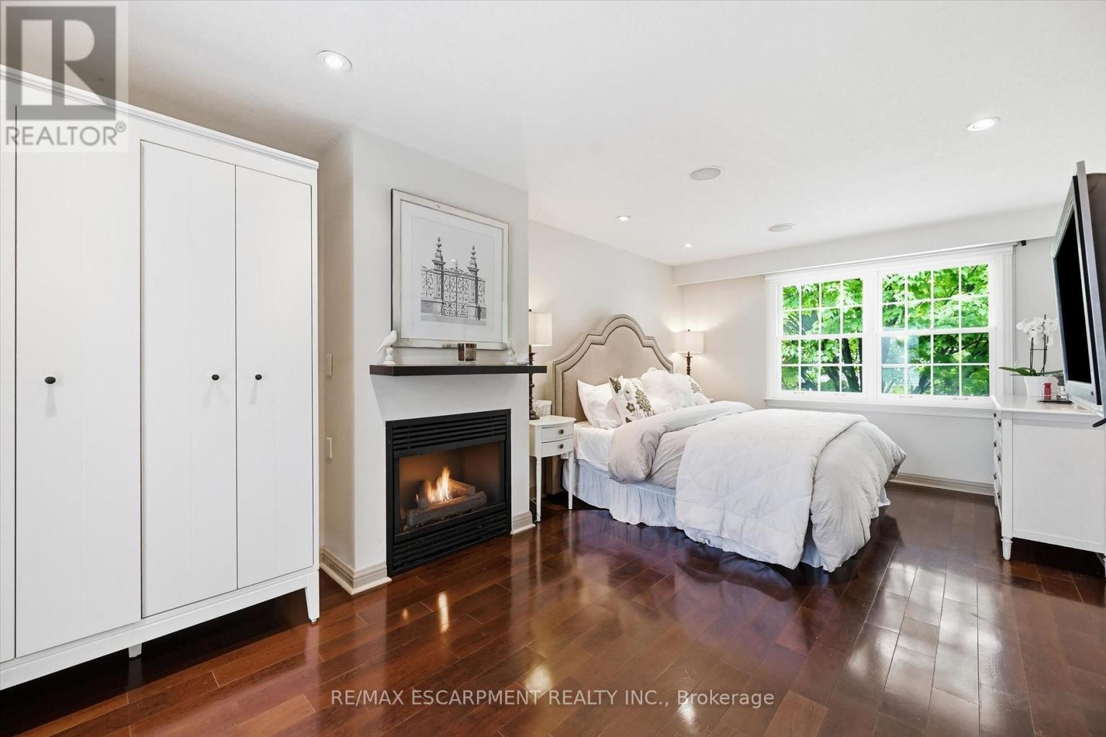 247 LINWOOD CRESCENT - Image 28