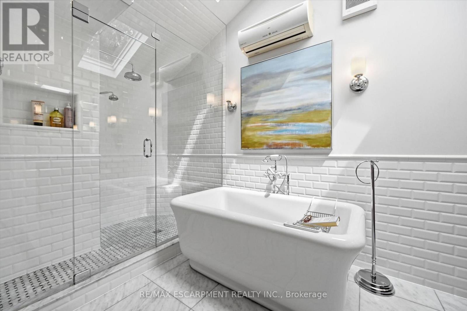 247 LINWOOD CRESCENT - 30