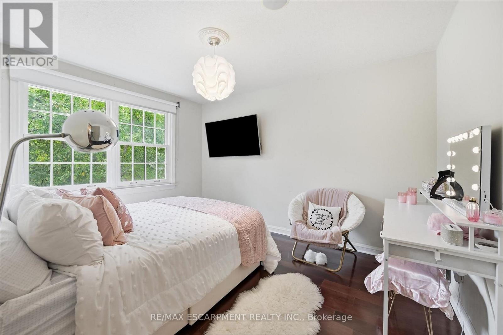 247 LINWOOD CRESCENT - Image 33