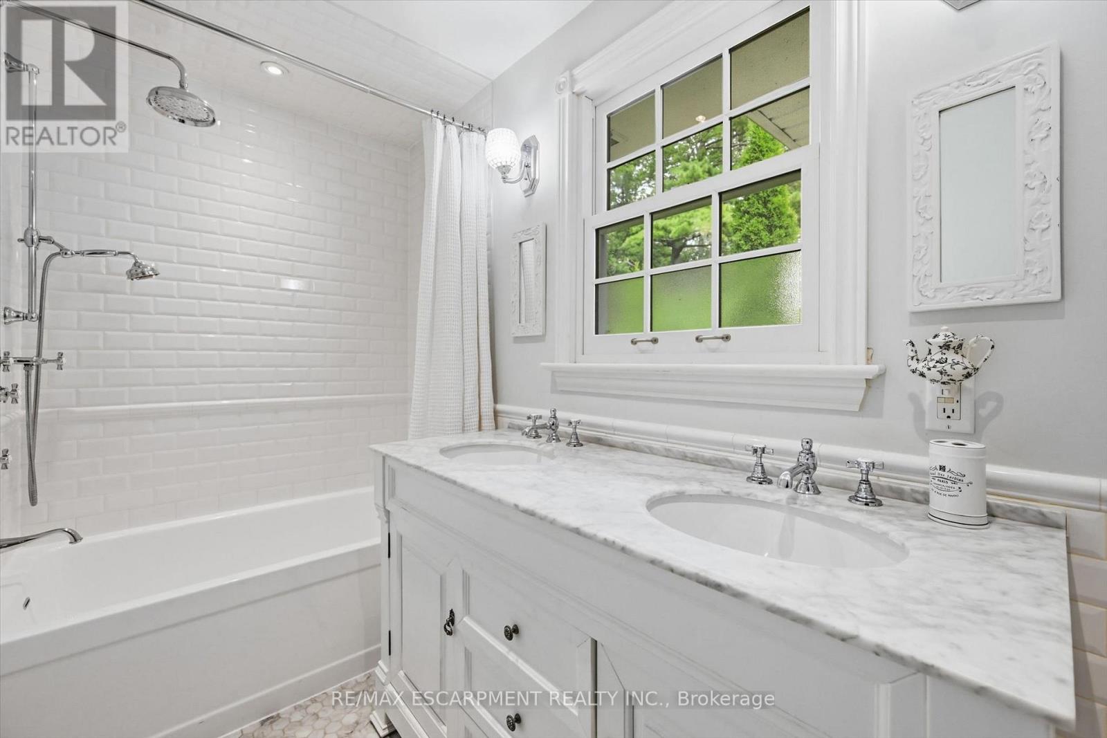 247 LINWOOD CRESCENT - Image 37