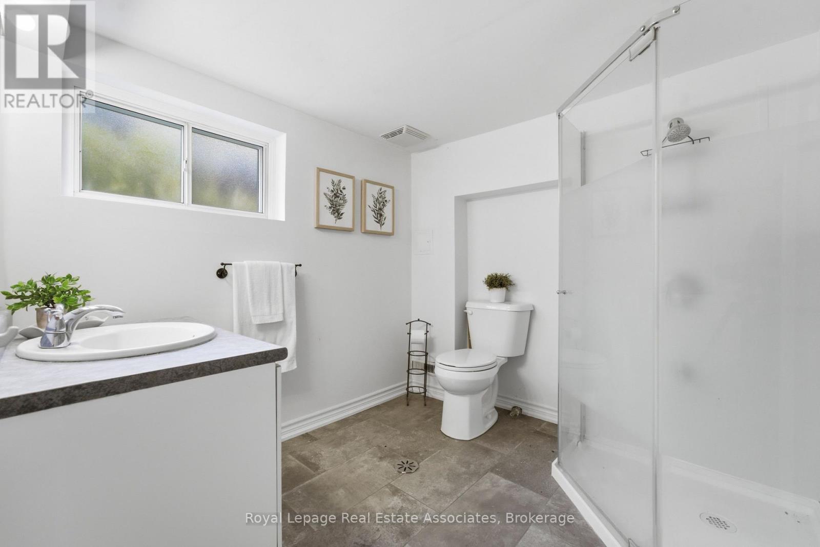 64 EAGLEWOOD BOULEVARD - Image 28