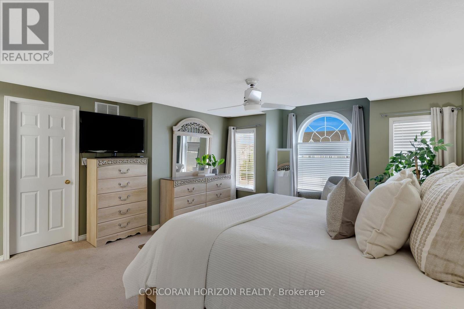 913 COPPER LEAF CRESCENT - 24