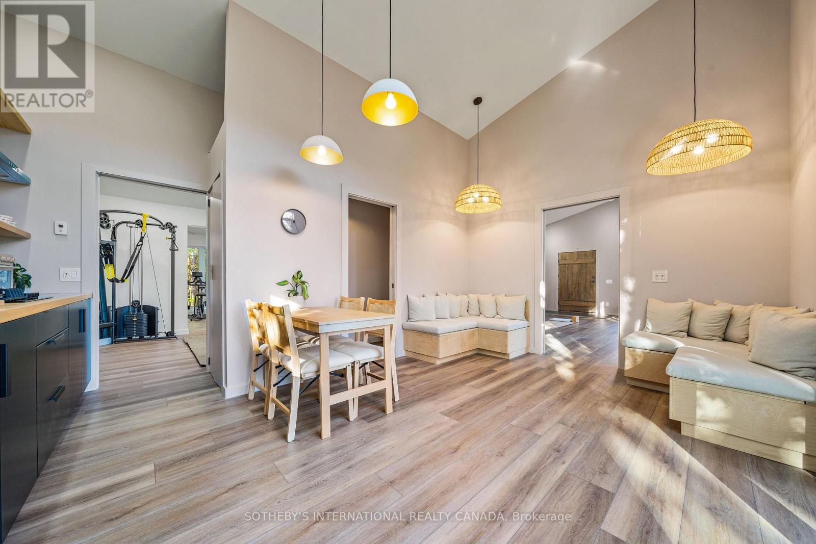220 EASTERBROOK ROAD S - Image 35