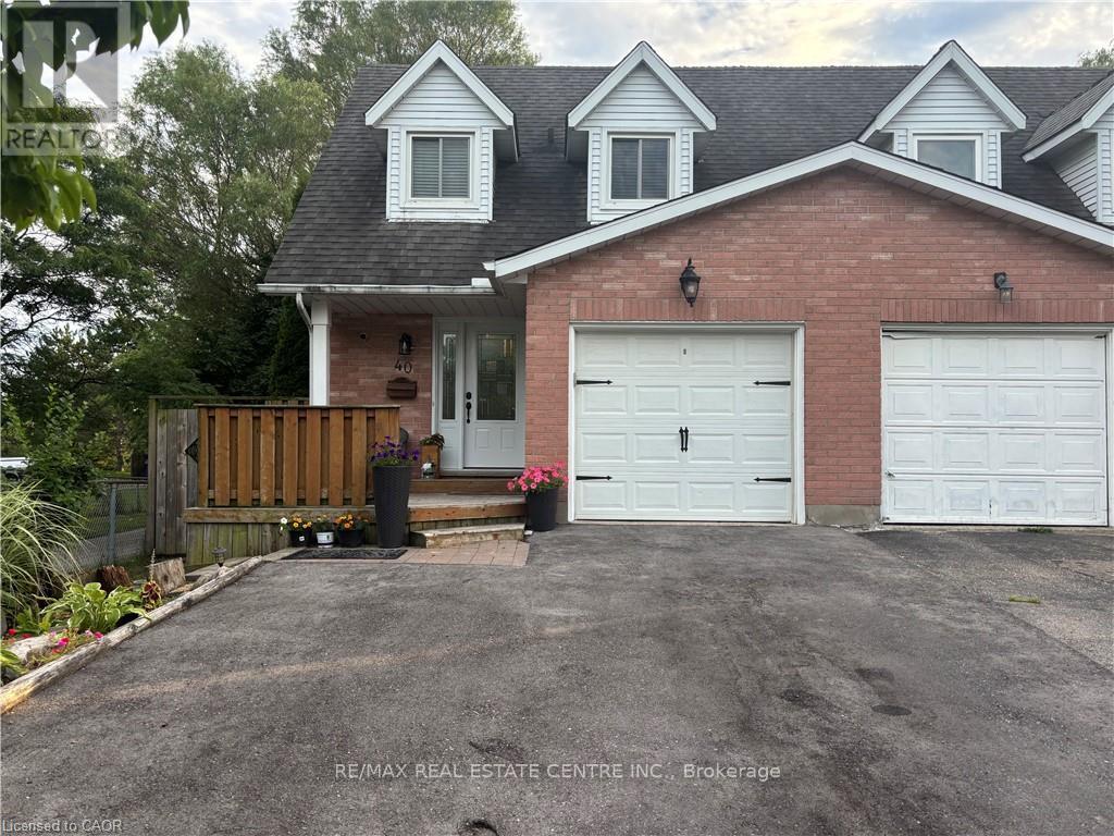 40 CAPRICE COURT — photo 2