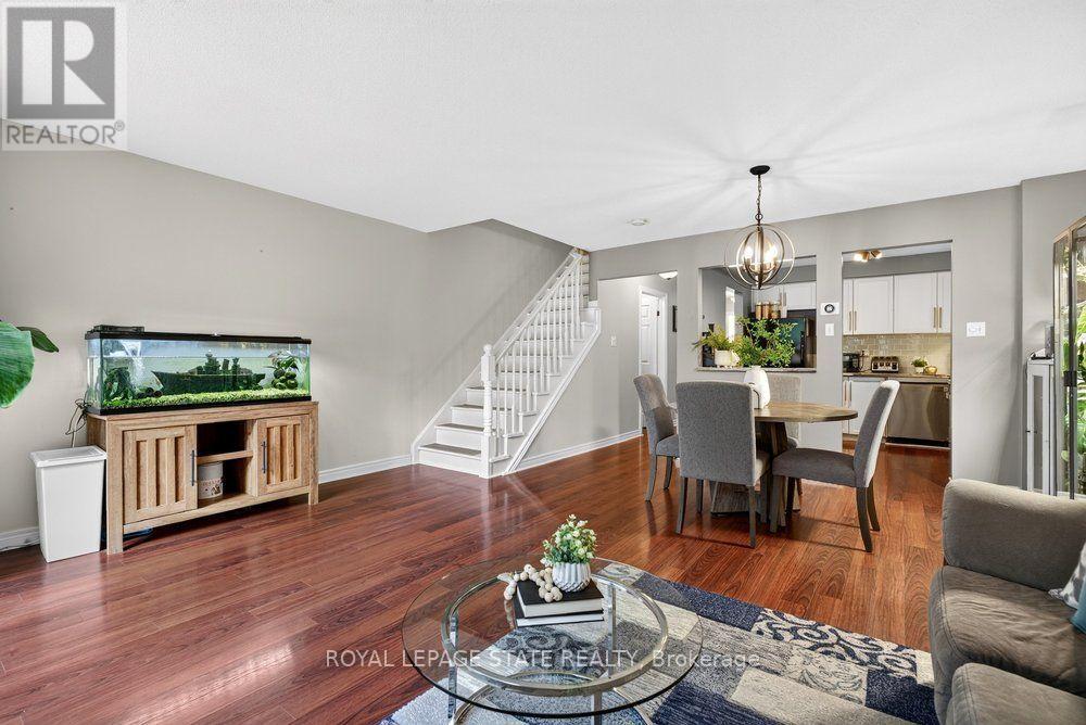 #11 44 FRANCES AVENUE - 16