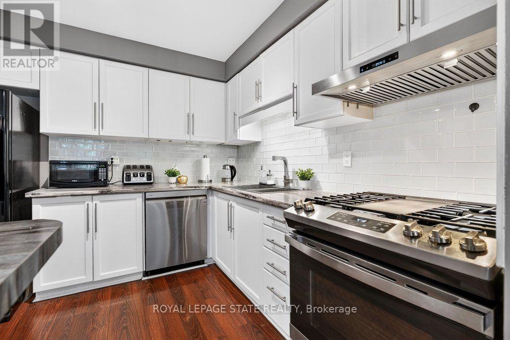 #11 44 FRANCES AVENUE - 2