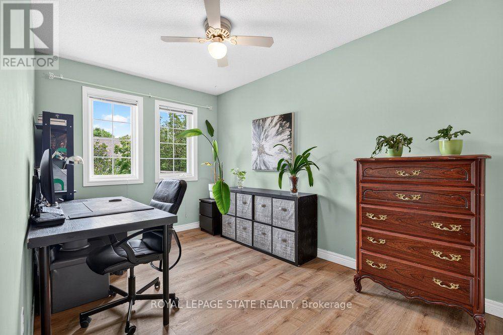#11 44 FRANCES AVENUE - 29