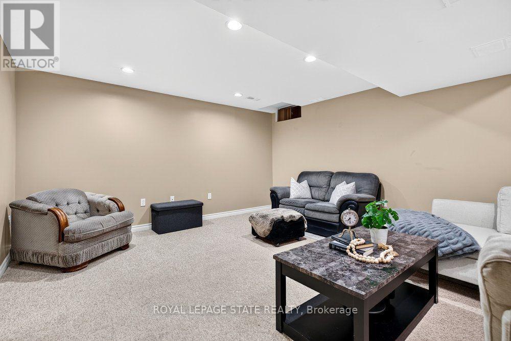 #11 44 FRANCES AVENUE - Image 33