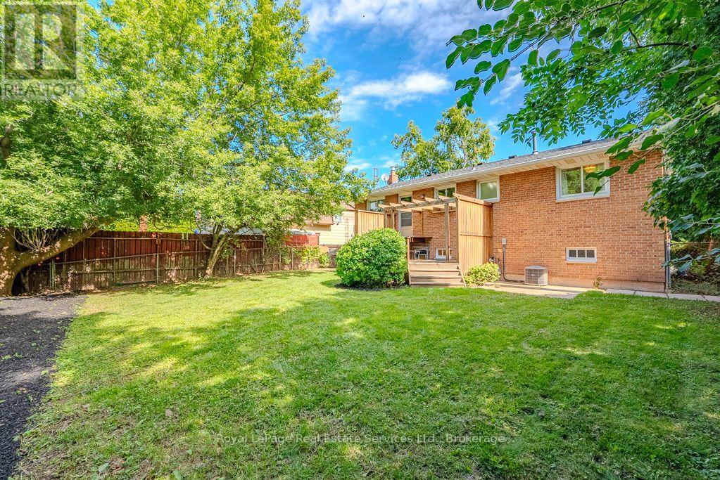668 MACLAREN DRIVE - Image 26