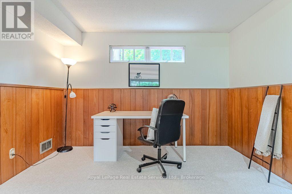 668 MACLAREN DRIVE - 21