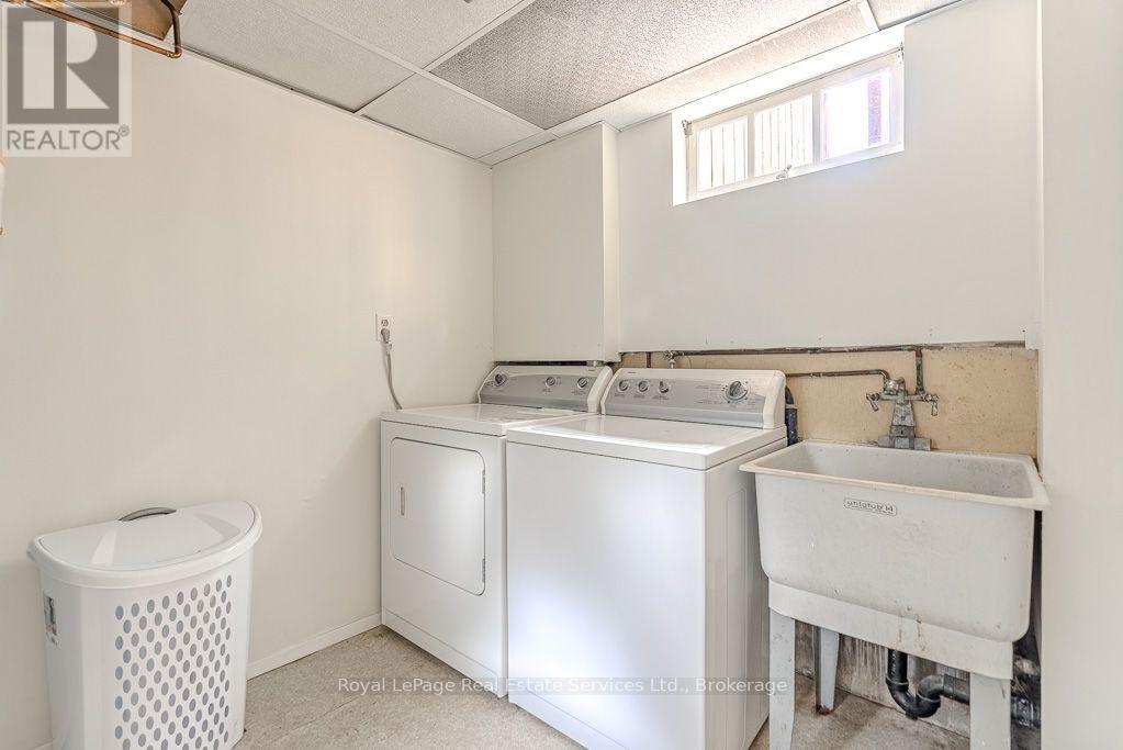 668 MACLAREN DRIVE - 24