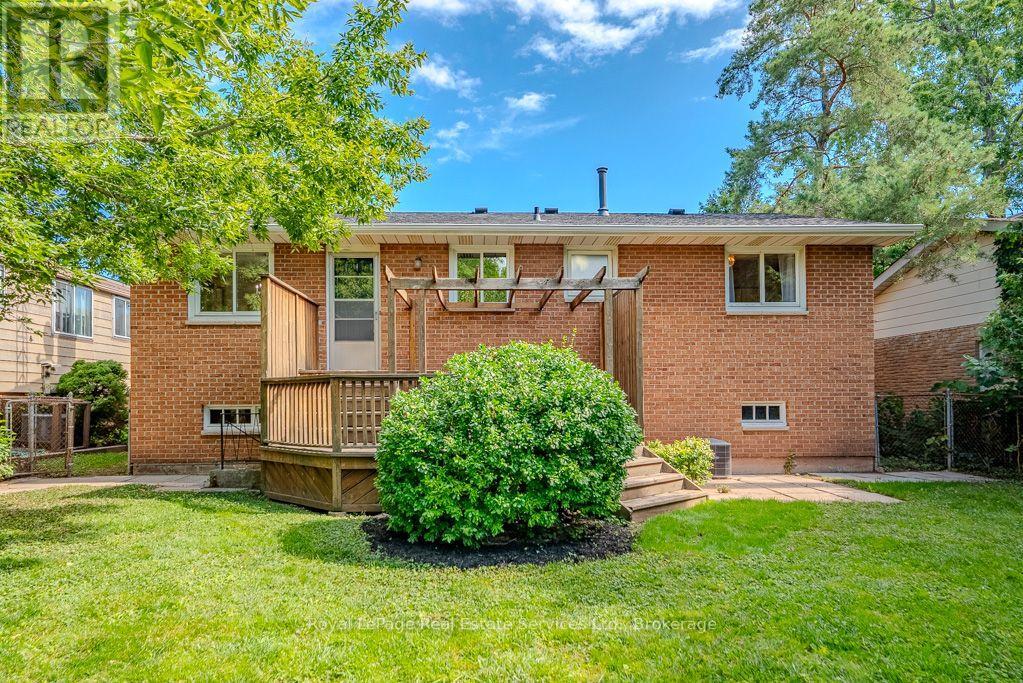 668 MACLAREN DRIVE - 25