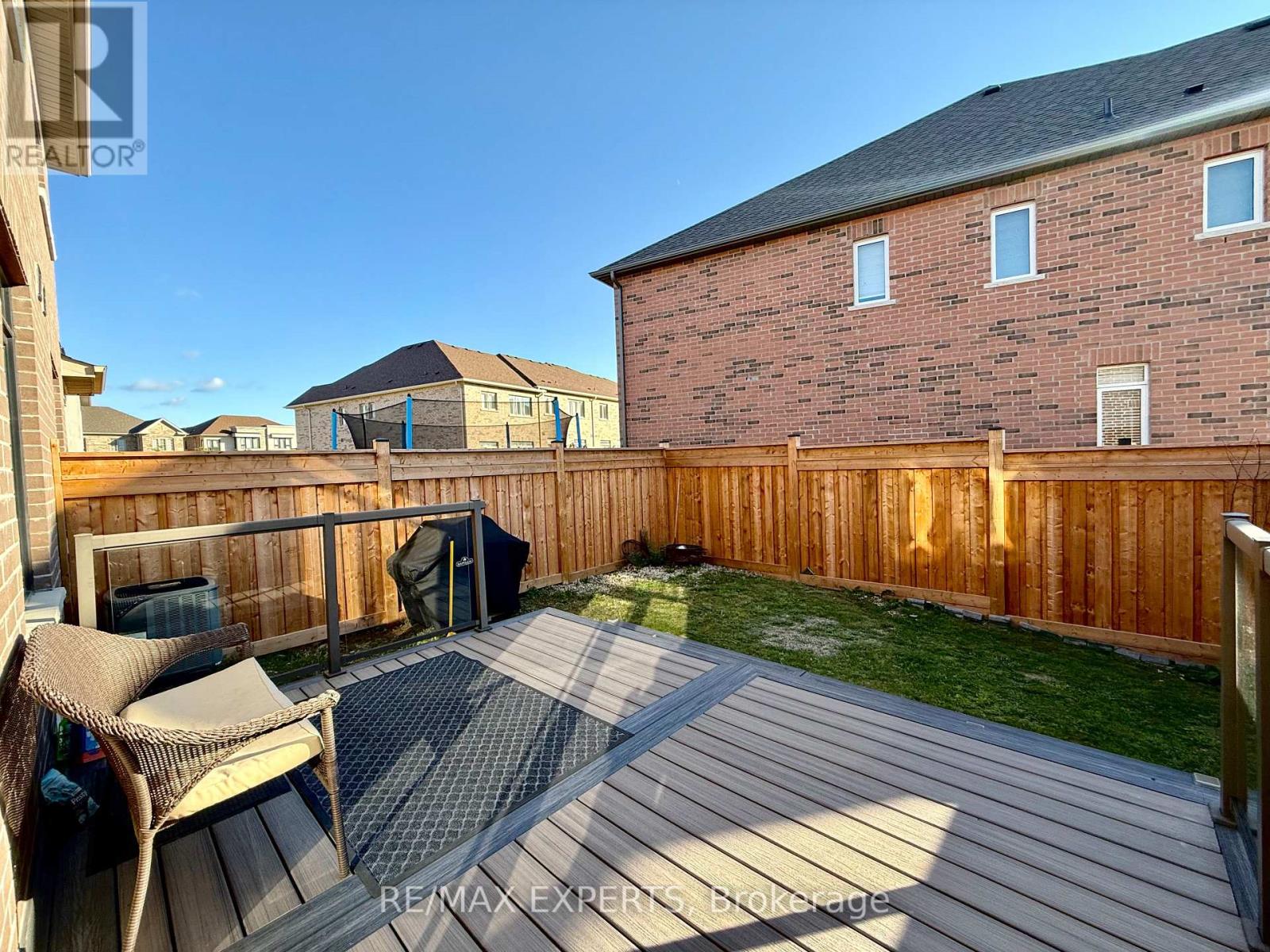 12 FERRAGINE CRESCENT - 35