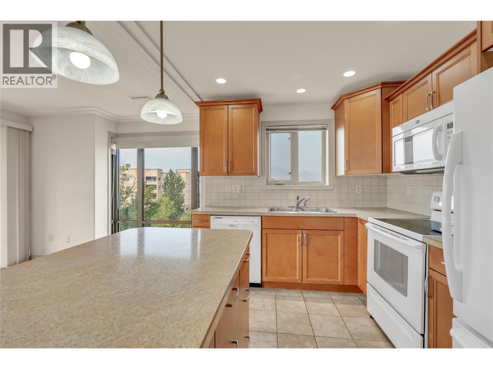 #705 2125 Atkinson Street - 13