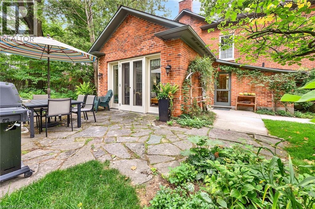 30 MOIR Street - 2