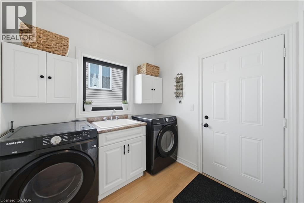 395 FOXTAIL Avenue - Image 24