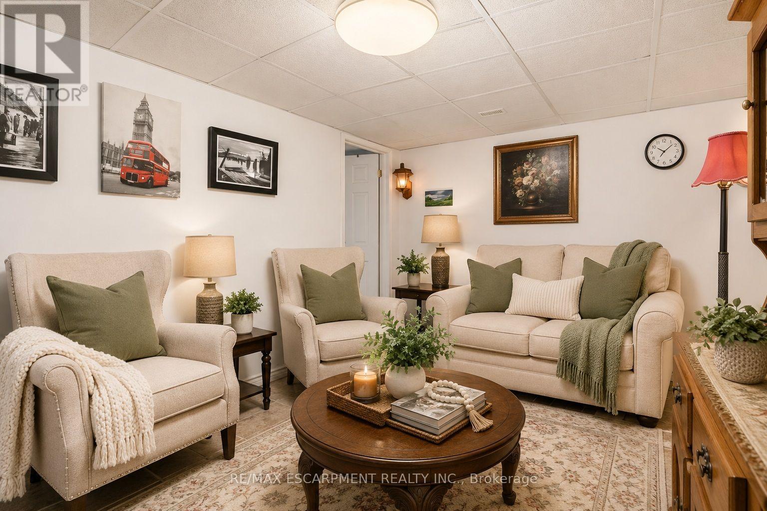 374 UPPER WENTWORTH STREET W - Image 7