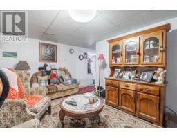 Kitchen - 374 Upper Wentworth Street W, Hamilton, ON L9A4T5 Photo 9