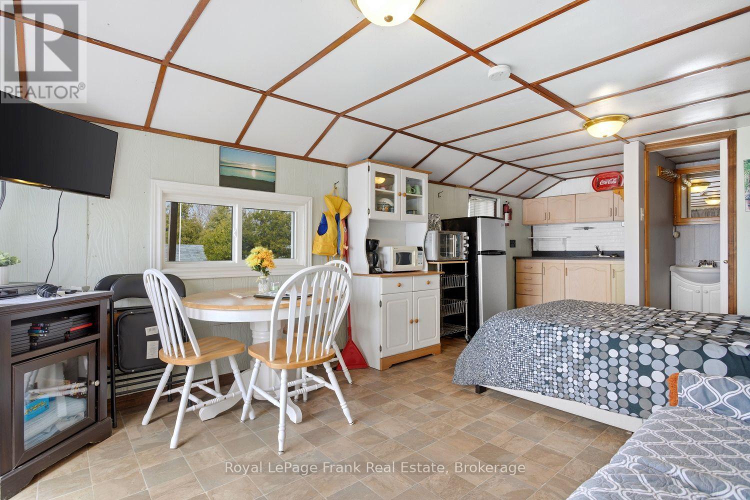 106 STARR BOULEVARD - Image 44