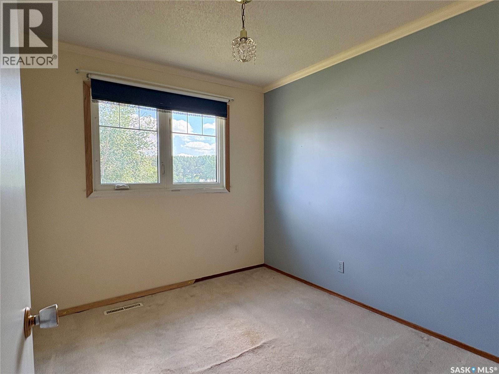 480 8th AVENUE SE - Image 9