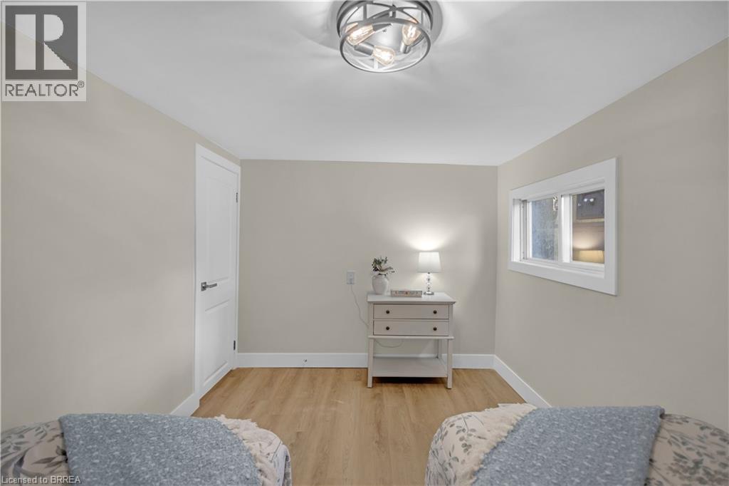 71 KENT Street N - 23