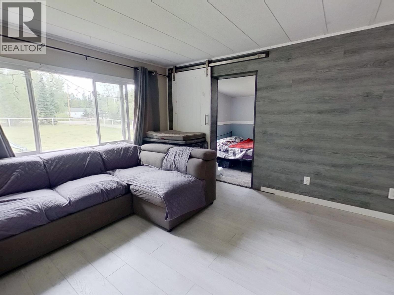 1075 FALCON ROAD - 3