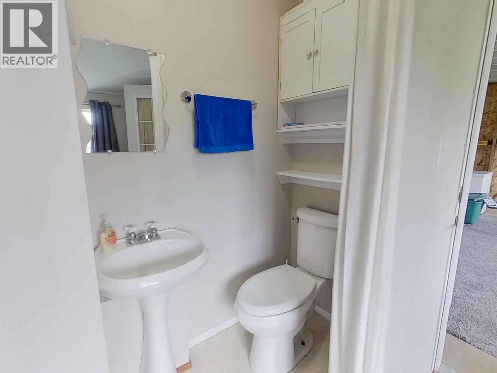 1075 FALCON ROAD - 17